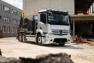 Na targach IFAT 2022 w Monachium Mercedes-Benz Trucks prezentuje zrownowazone rozwiazania mobilnosciowe do zastosowan komunalnych 01