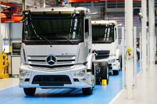 Mercedes-Benz Trucks i Einride podpisują pierwsze duże zamówienie na eActrosy z akumulatorowym napędem elektrycznym   03